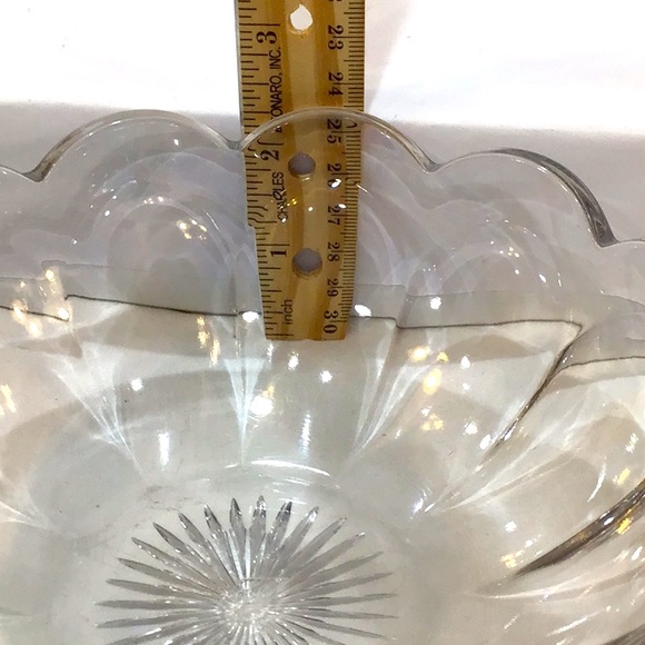 Antique A H Heisey Scalloped Edge Crystal Thumb Print Bowl - Picture 7 of 7